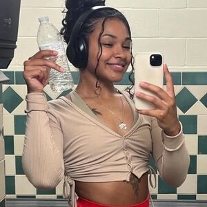 Forever 21 Cute Cropped Long Sleeve Top